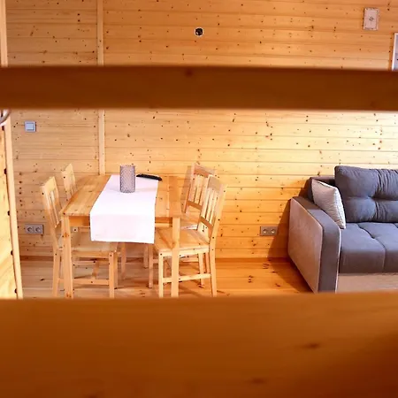 Orman Evi Nad Jeziorem Zarzecze (Silesia)