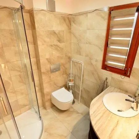 Nad Jeziorem Lodge *