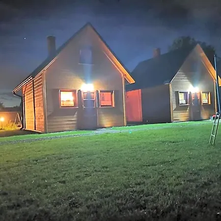 Orman Evi Nad Jeziorem *