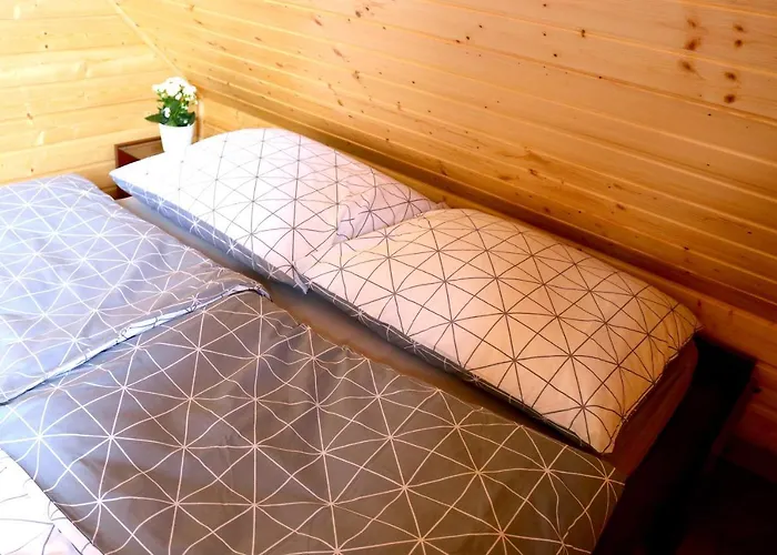 Nad Jeziorem * זאז'צ'ה