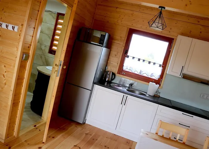 Nad Jeziorem Chata *