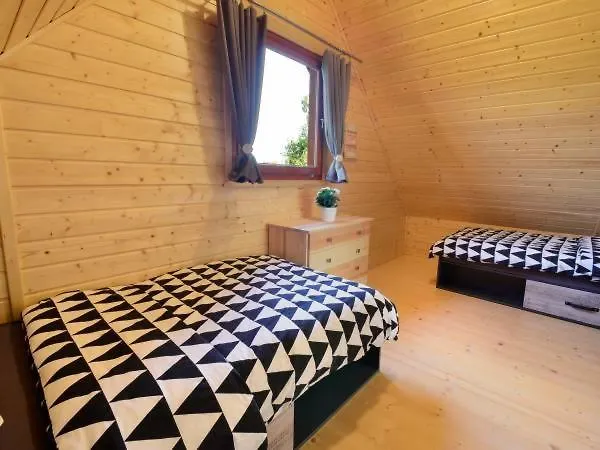 Nad Jeziorem אכסניה *